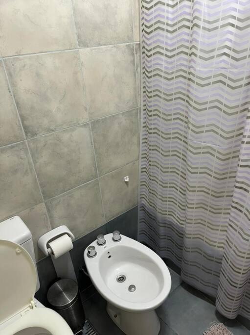 Hermoso Departamento Con Parrillero. Zona Centro *