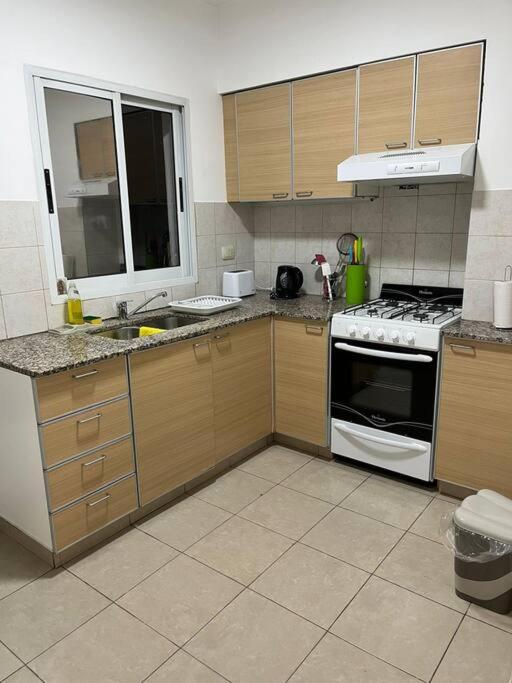 Hermoso Departamento Con Parrillero. Zona Centro Rosario
